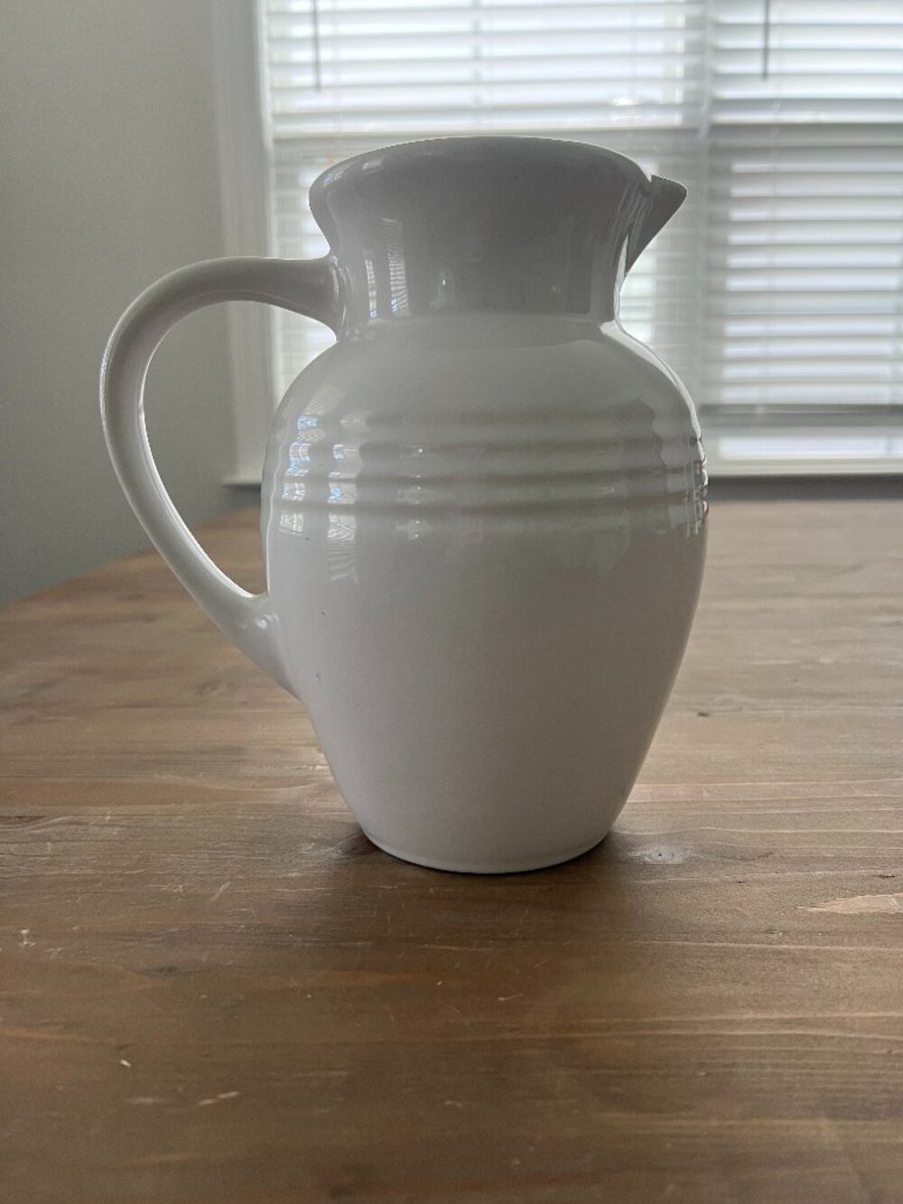 Le Creuset White Stoneware Signature Pitcher - 1.5 Qt / 9”